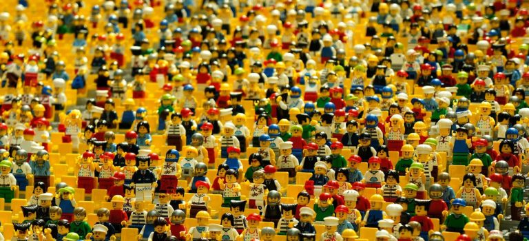 Tuo il brand, sua la personalità. Tuo il brand, sua la personalità.